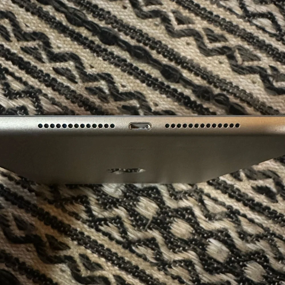 Apple iPad - Silver